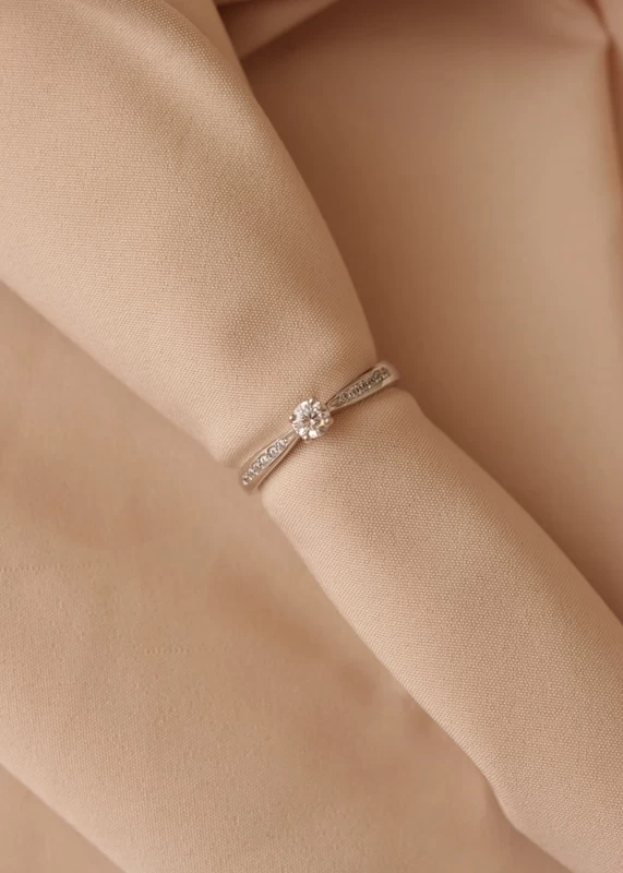 anillo-de-compromiso-en-oro-51